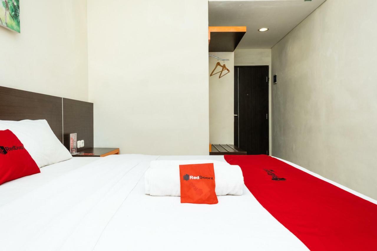 Hotel Reddoorz @ Pelita Raya Rappocini Macasar Exterior foto