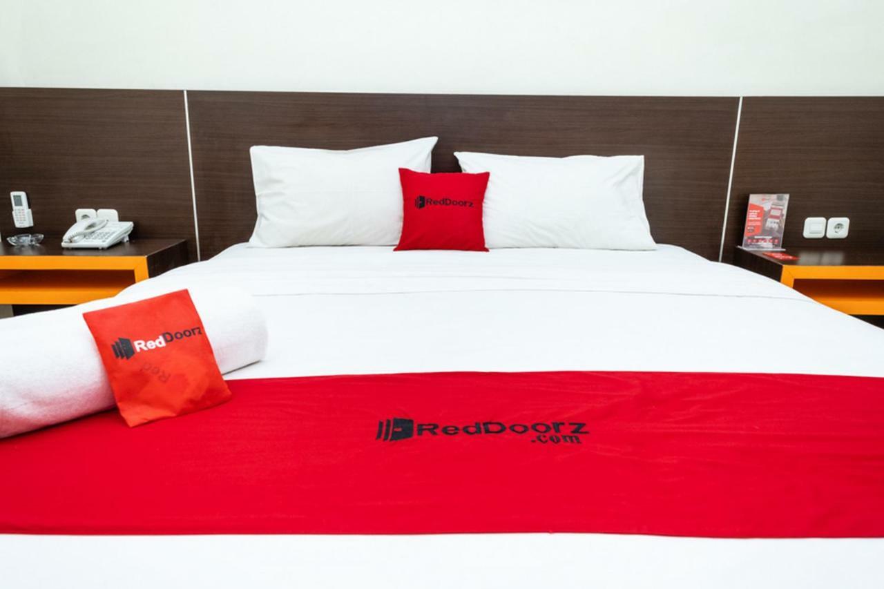 Hotel Reddoorz @ Pelita Raya Rappocini Macasar Exterior foto