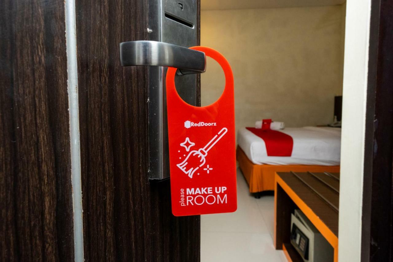 Hotel Reddoorz @ Pelita Raya Rappocini Macasar Exterior foto