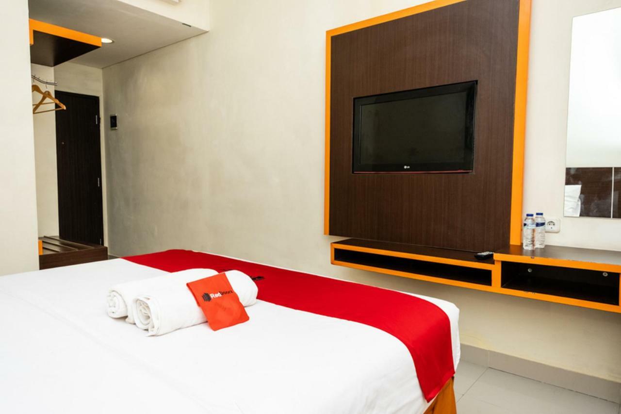 Hotel Reddoorz @ Pelita Raya Rappocini Macasar Exterior foto