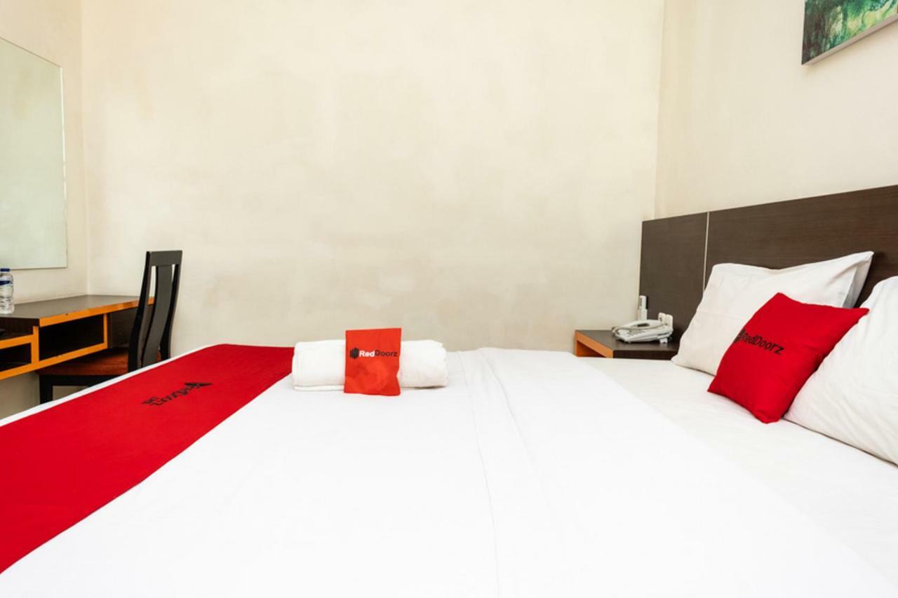 Hotel Reddoorz @ Pelita Raya Rappocini Macasar Exterior foto