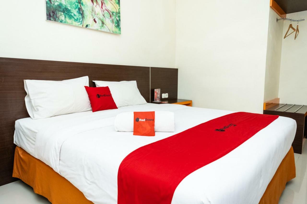 Hotel Reddoorz @ Pelita Raya Rappocini Macasar Exterior foto